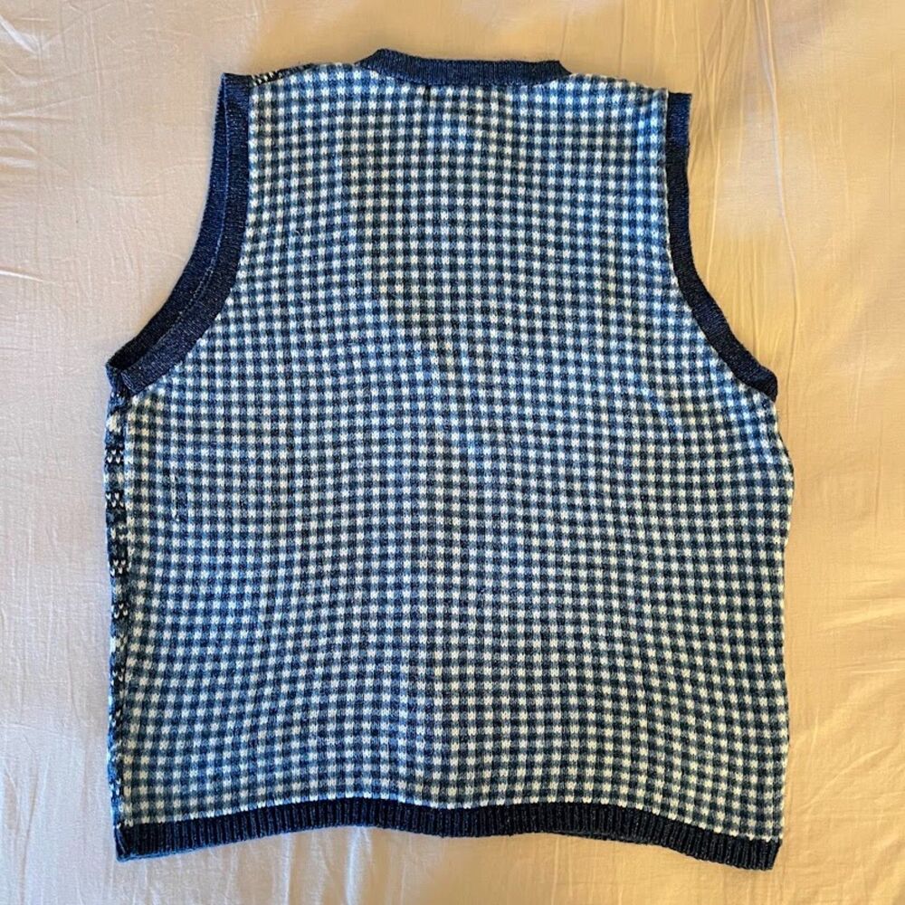 Vintage Women's LL Bean Knit Vest Blue and White Cottage Core, Size L - Picture 8 of 8
